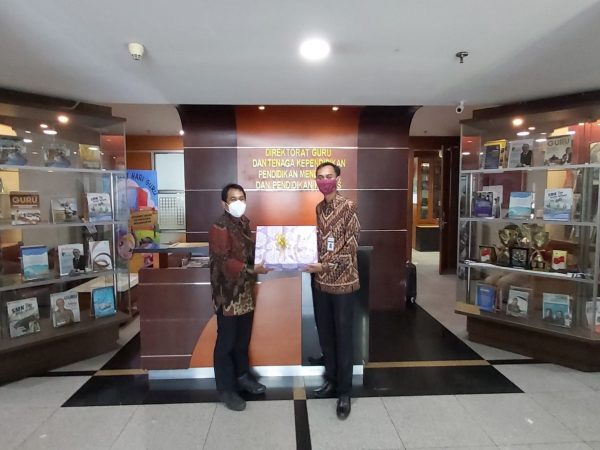 Guru SMAN 11 Semarang Ukir Prestasi Nasional