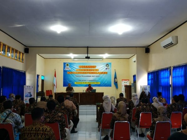 Workshop Manajemen Penilaian Digital SMKN 10 Semarang