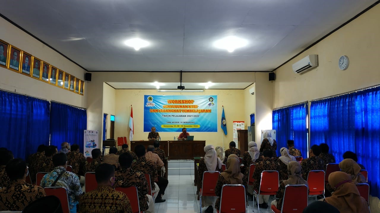 Workshop Manajemen Penilaian Digital SMKN 10 Semarang