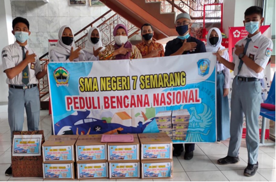 SMAN 7 Semarang: Semangat Berdonasi di Era Pandemi