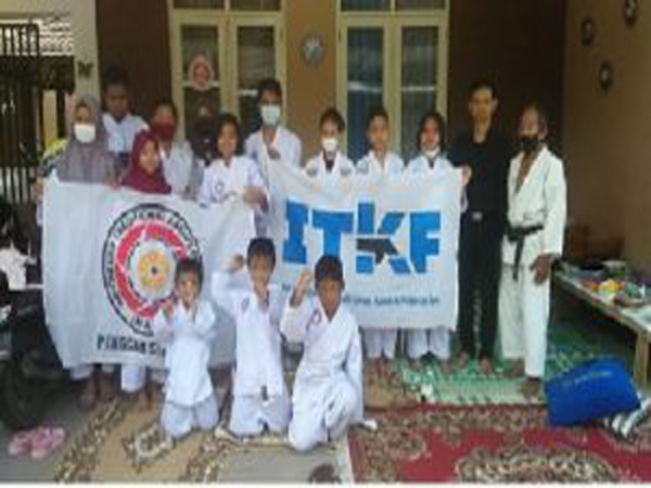 SMAN 14 Semarang Berjaya di Olimpiade Karate Internasional