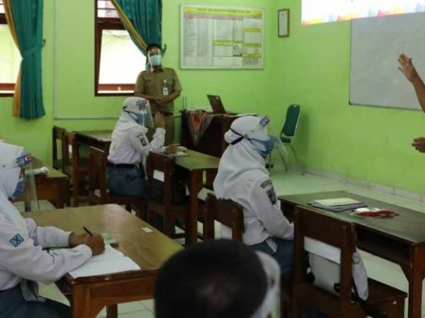 Ujicoba Sekolah Tatap Muka di Jawa Tengah Ujicoba Sekolah Tatap Muka di Jawa Tengah