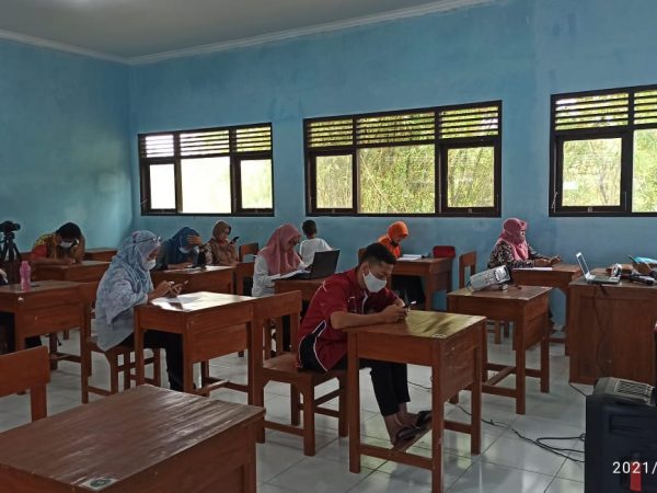 Lewat FIM Kompetensi Guru SMKN 1 Tuntang Makin Terasah