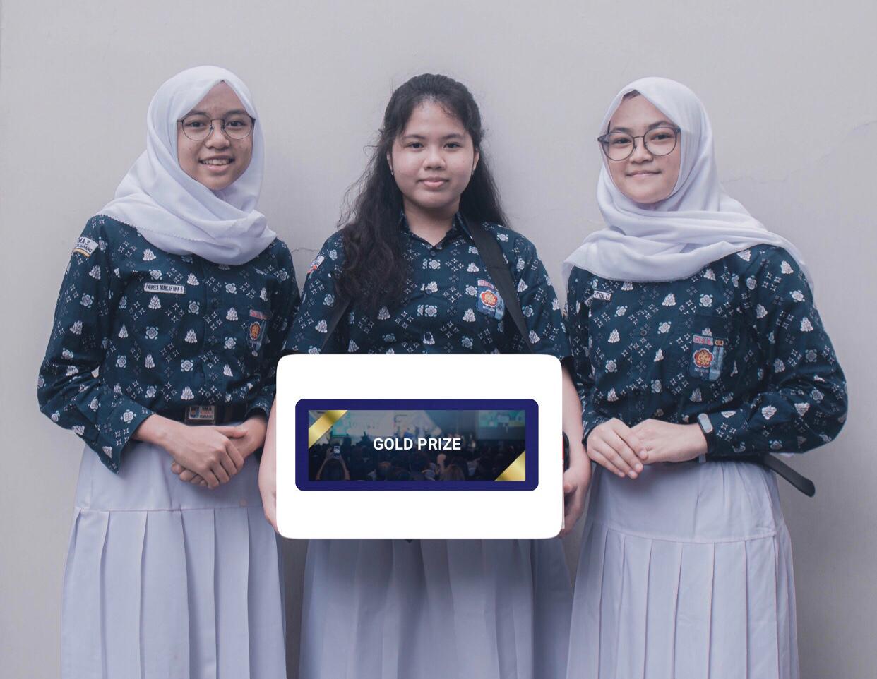 SMAN 3 Semarang Raih Emas di IPITEX 2021 SMAN 3 Semarang Raih Emas di IPITEX 2021