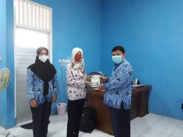Siswi SMKN 1 Tuntang Menerbitkan Novel 'Arka'