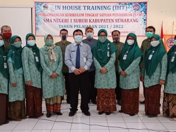 Susun KTSP Implementatif, SMAN 1 Suruh Laksanakan IHT