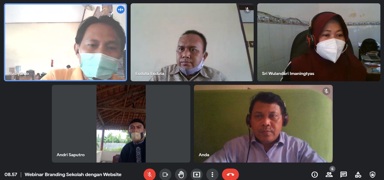 SMPN 2 Tanjung Brebes Gandeng SMKN 1 Tuntang Bangun Website