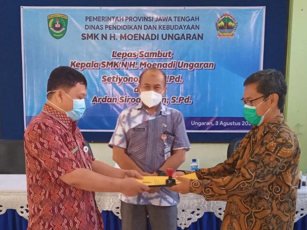 Pisah Sambut Kepala SMKN H. Moenadi Ungaran Pisah Sambut Kepala SMKN H. Moenadi Ungaran