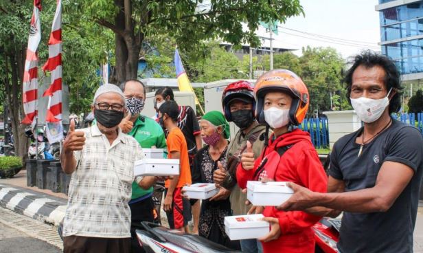 Aksi Berbagi 1000 Nasi Kotak SMKN 3 Semarang Aksi Berbagi 1000 Nasi Kotak SMKN 3 Semarang