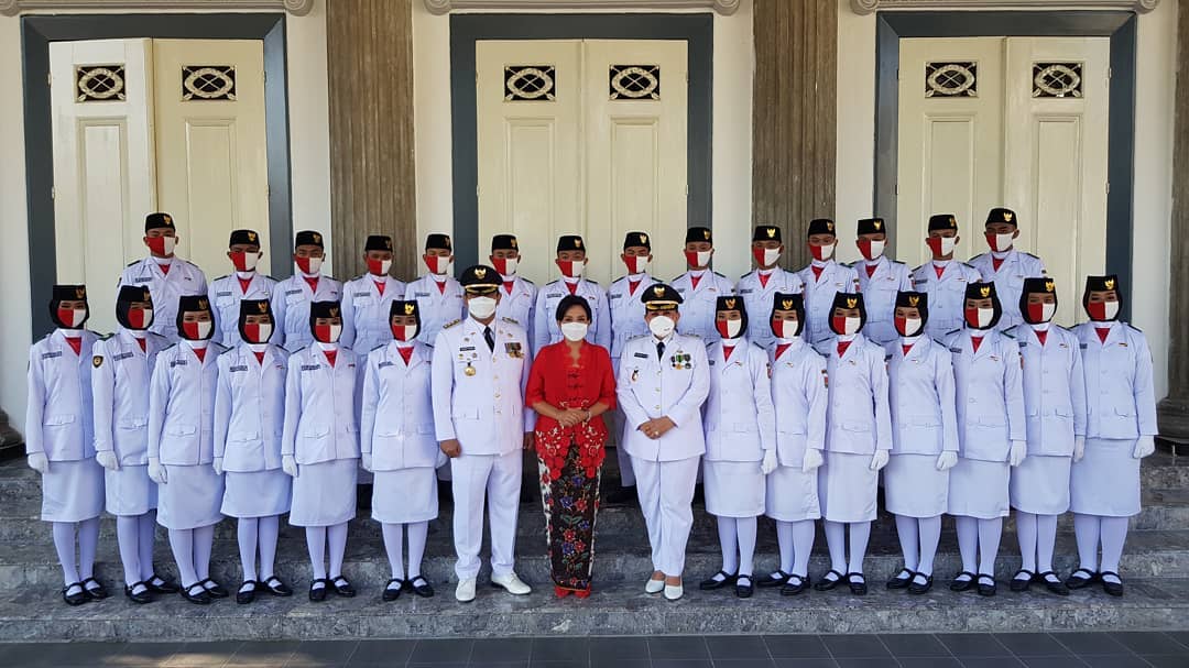 2 Siswa SMKN 4 Semarang”Ukir Prestasi Tiada Henti” Bangga sebagai Paskibraka Kota Semarang 2021
