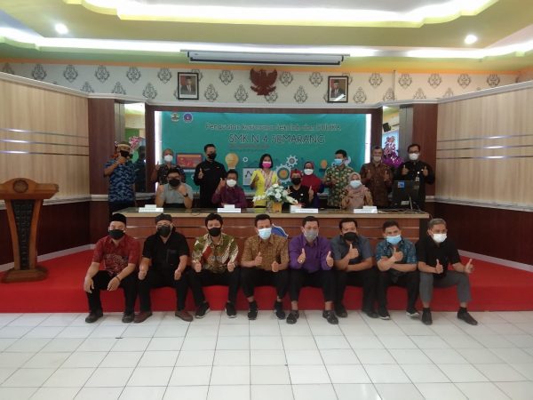 SMKN 4 Semarang “ Ukir Prestasi Tiada Henti”, Laksanakan “Bring Industry To School”