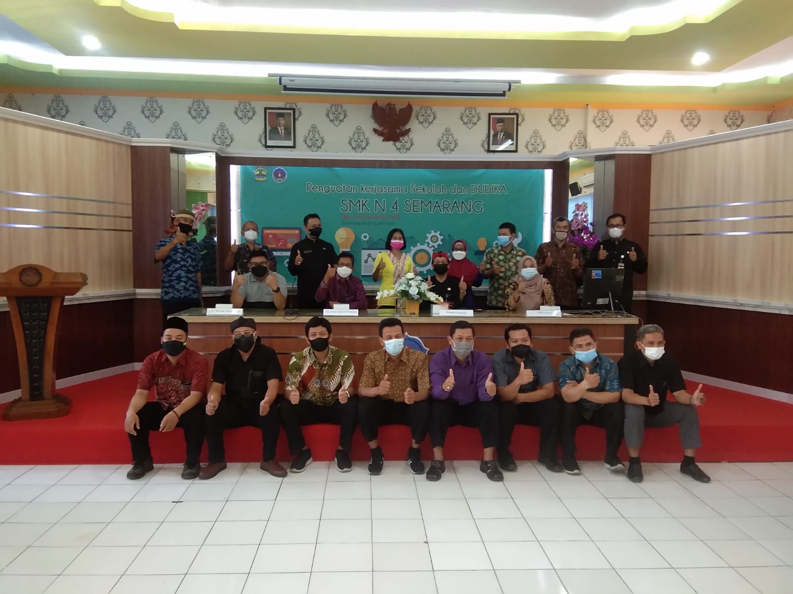 SMKN 4 Semarang “ Ukir Prestasi Tiada Henti”, Laksanakan “Bring Industry To School”