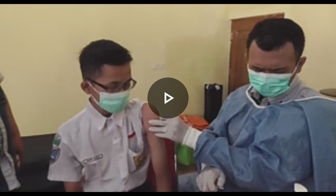 SMAN 13 Semarang Gandeng Puskesmas Mijen Adakan Vaksinasi
