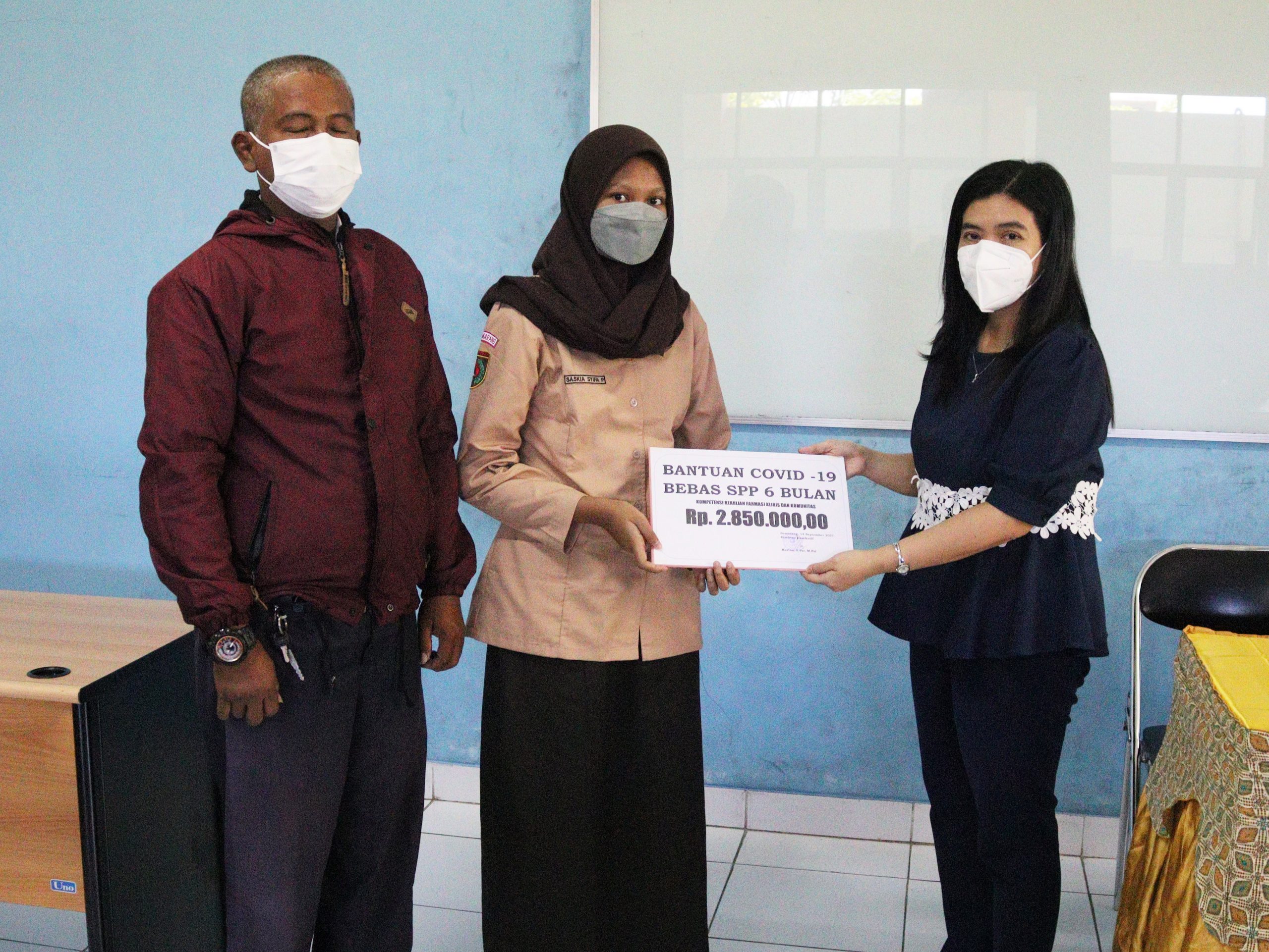 SMK Yayasan Pharmasi Peduli Siswa Terdampak Covid-19