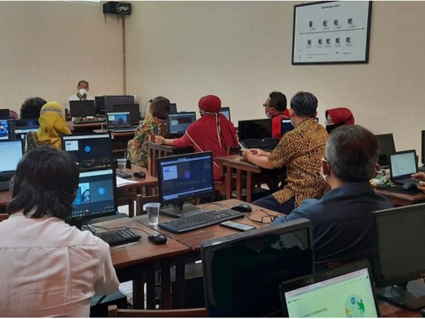 SMKN 5 Semarang Tingkatkan Kompetensi Guru Untuk Pembelajaran Daring