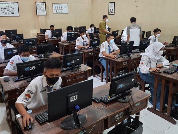 ANBK SMKN 5 Semarang Tanpa Hambatan
