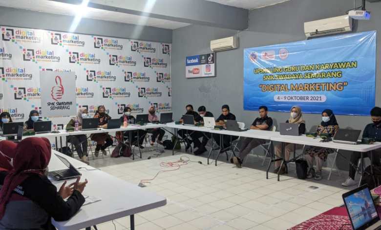 Persiapan Kelas Industri, SMK Swadaya Semarang Adakan Program Upskilling untuk Tingkatkan Kompetensi Guru di Bidang Digital Marketing