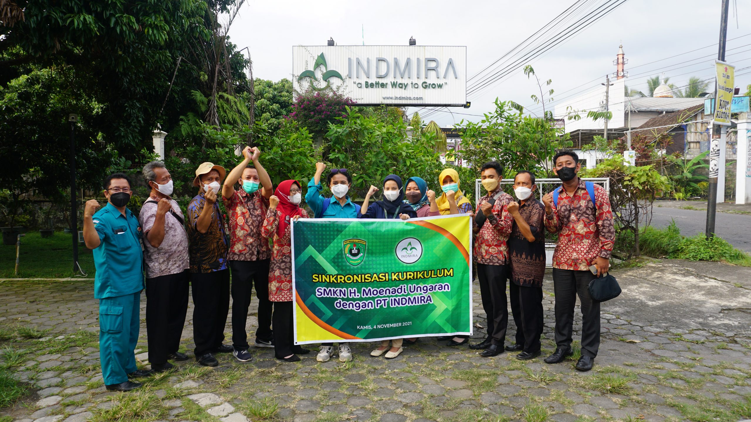 Guru SMKN H Moenadi Magang di Industri Guru SMKN H Moenadi Magang di Industri
