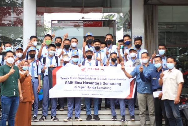 Kunjungan Industri SMK Bina Nusantara Semarang Kelas XI TBSM di Masa Pandemi Covid-19