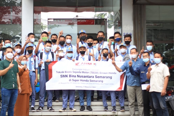 Kunjungan Industri SMK Bina Nusantara Semarang Kelas XI TBSM di Masa Pandemi Covid-19 Kunjungan Industri SMK Bina Nusantara Semarang Kelas XI TBSM di Masa Pandemi Covid-19