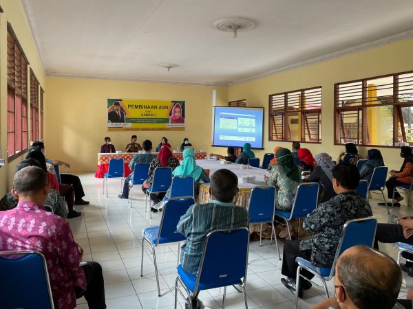 Pembinaan Kepegawaian Cabdin Wil I di SMAN 1 Bergas Pembinaan Kepegawaian Cabdin Wil I di SMAN 1 Bergas