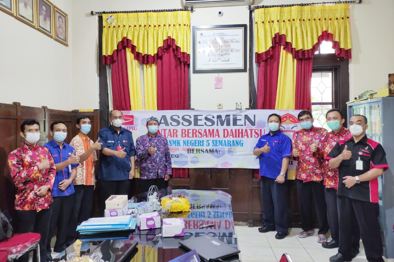 Assesmen Akreditasi Program Pintar Bersama Daihatsu (PBD) Di SMK Negeri 5 Semarang Assesmen Akreditasi Program Pintar Bersama Daihatsu (PBD) Di SMK Negeri 5 Semarang