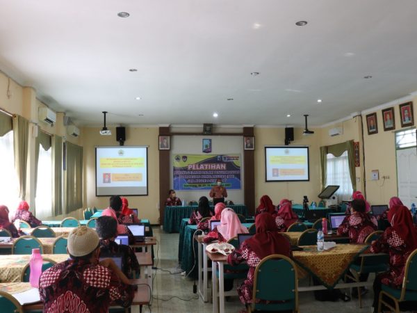 Pelatihan Publikasi Ilmiah Sebagai Pengembangan Kegiatan Berkelanjutan Bersama Bapak Kacabdin