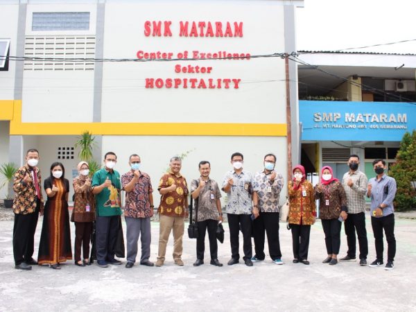 Kunjungan Kantor Staf Presiden, Direktorat SMK dan Mitrasdudi ke SMK Mataram Semarang