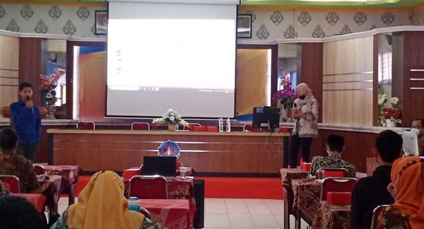 Polines , D-Tech, SMKN 4 Semarang berkolaborasi dalam Workshop Platform Teknologi Polines , D-Tech, SMKN 4 Semarang berkolaborasi dalam Workshop Platform Teknologi