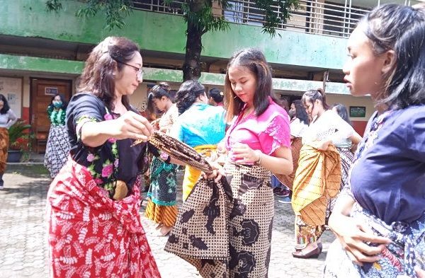 Roadshow Edukasi Budaya, Komunitas Diajeng Semarang Perkenalkan Budaya Batik pada Milenial Roadshow Edukasi Budaya, Komunitas Diajeng Semarang Perkenalkan Budaya Batik pada Milenial
