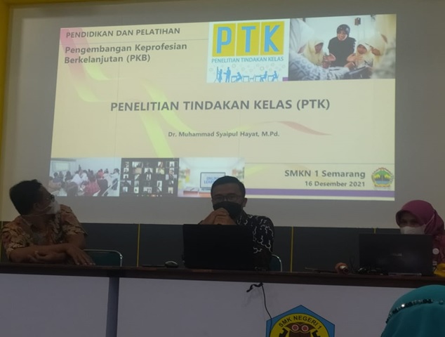 SMKN 1 Semarang Laksanakan IHT Untuk Tingkatkan Kompetensi dan Kualitas Guru SMKN 1 Semarang Laksanakan IHT Untuk Tingkatkan Kompetensi dan Kualitas Guru