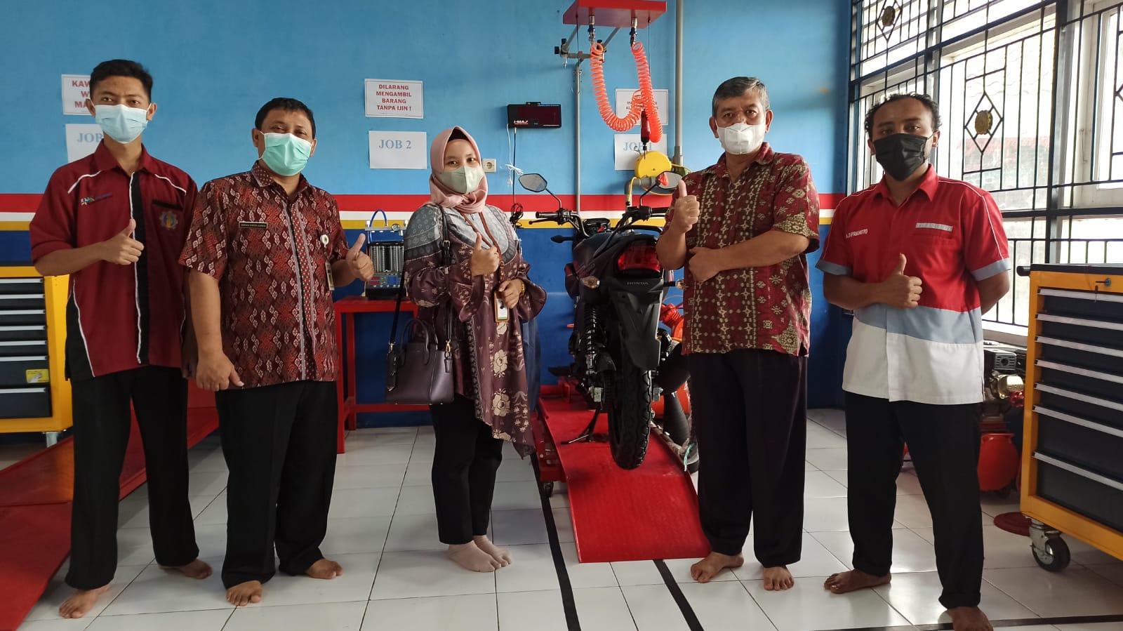 Supervisi Bantuan Peralatan SMK Prioritas dari Direktorat PSMK Supervisi Bantuan Peralatan SMK Prioritas dari Direktorat PSMK