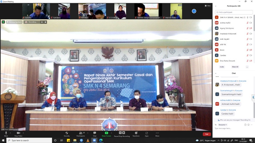 Pengembangan Kurikulum Operasional Sekolah dalam IHT Kurikulum SMKN 4 Semarang