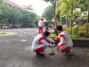 Potret Kegiatan SMAN 14 Semarang di Hari Jumat Potret Kegiatan SMAN 14 Semarang di Hari Jumat