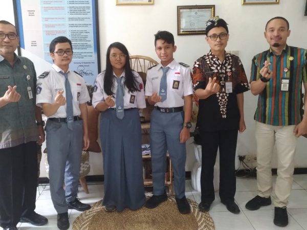 Siswa SMK 11 Semarang Lolos Seleksi Program Beasiswa PjBL Magang dan PKL Bersertifikat (Microcredential) Siswa SMK 11 Semarang Lolos Seleksi Program Beasiswa PjBL Magang dan PKL Bersertifikat (Microcredential)