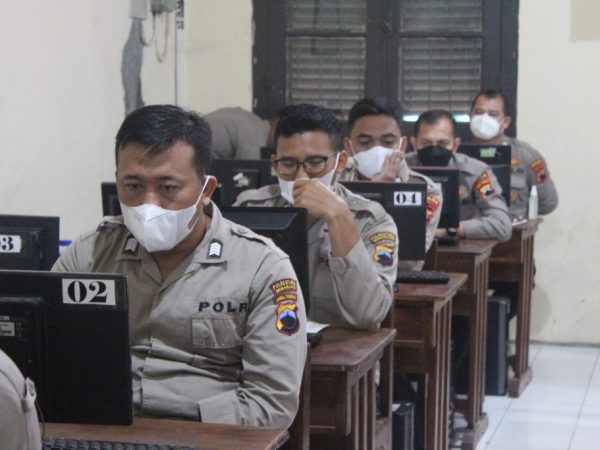 Test Psikologi dan Seleksi SIP POLRI di SMK Negeri 5 Semarang Test Psikologi dan Seleksi SIP POLRI di SMK Negeri 5 Semarang