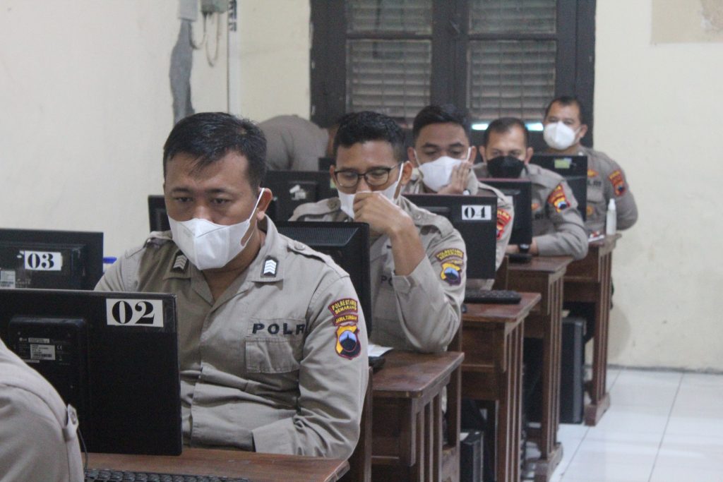 Test Psikologi dan Seleksi SIP POLRI di SMK Negeri 5 Semarang Test Psikologi dan Seleksi SIP POLRI di SMK Negeri 5 Semarang
