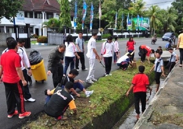 BANJIR DAN BESTIE