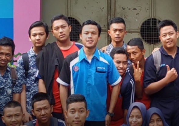 Tumbuhkan Sikap Kerjasama Antar Siswa Melalui Praktek Kerja
