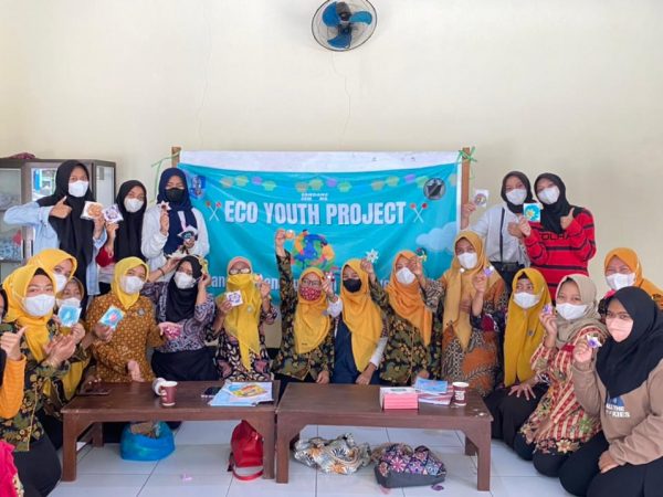 Siswa SMAN 2 Semarang Lakukan Pemberdayaan Masyarakat Eco Youth Project