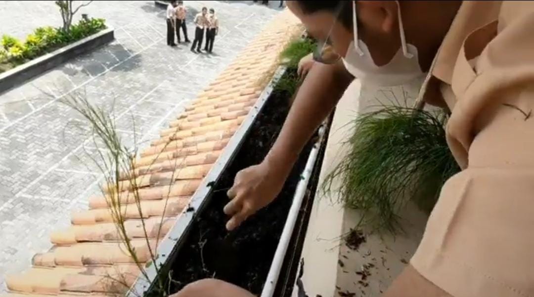 SOSWIT dan Pilah Sampah, Aksi Peduli Lingkungan SMAN 2 Semarang
