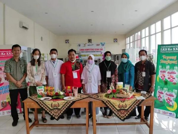 SMK Negeri 1 Bawen rebut juara LKS Food Teknologi Tingkat Kab. Semarang Tahun 2022 SMK Negeri 1 Bawen rebut juara LKS Food Teknologi Tingkat Kab. Semarang Tahun 2022