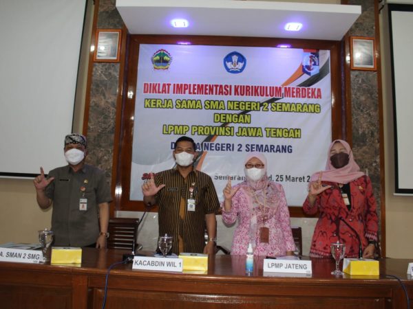 Diklat Implementasi Kurikulum Merdeka SMA Negeri 2 Semarang