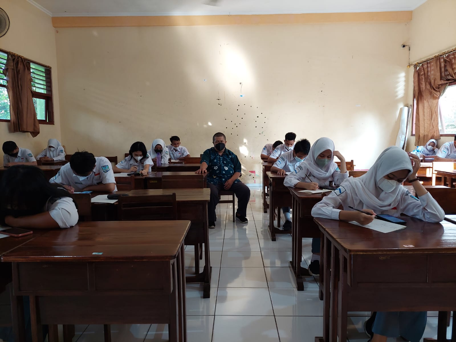 Guna Tingkatkan Keseriusan Dalam Ujian Sekolah, Sekolah Hadirkan Siswa Ke Sekolah
