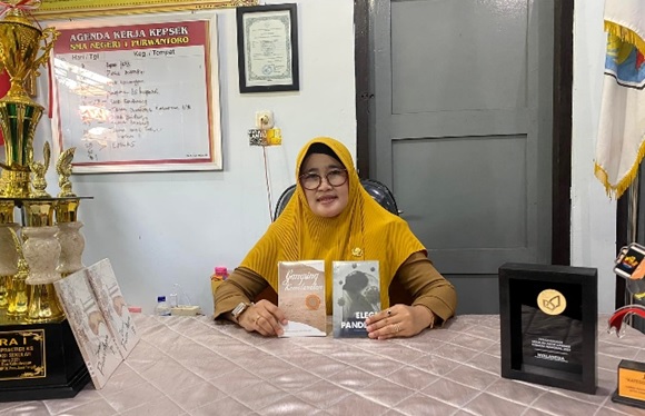Mengenal Lebih Dekat Dr. Uswatun Hasanah, S.Pd, M.Pd. Kadisdikbud Provinsi Jawa Tengah