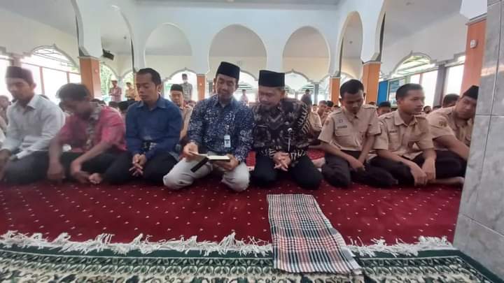 Kunjungan Kabid Prov. Jawa Tengah di SMKN 1 Bawen Kunjungan Kabid Prov. Jawa Tengah di SMKN 1 Bawen