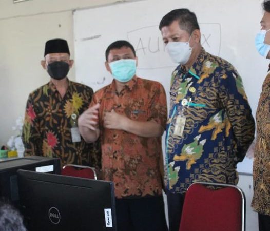 SMKN 10 Semarang Gulirkan Pembelajaran Teaching Factory