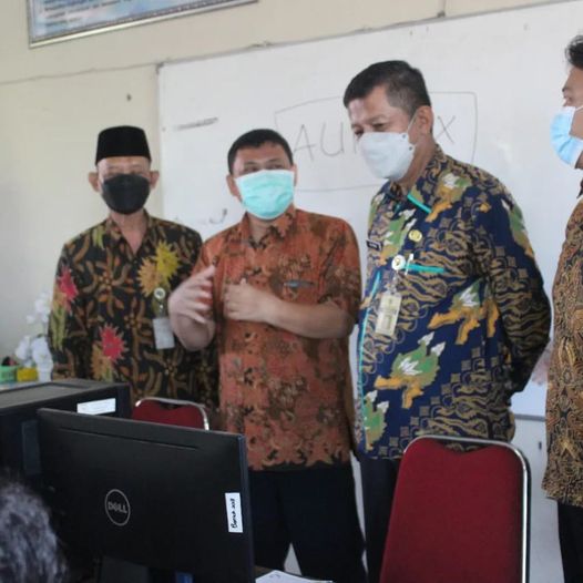 SMKN 10 Semarang Gulirkan Pembelajaran Teaching Factory
