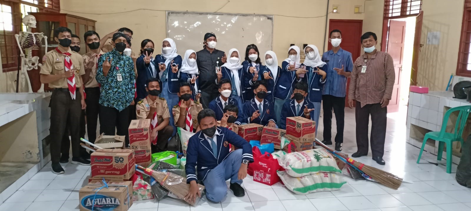 OSIS dan Pramuka SMAN 1 Bergas Bersinergi  Dalam Kegiatan Bakti Sosial Ke Panti Asuhan