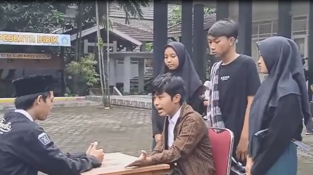 “Sosio Drama” Pantik Siswa SMKN 11 Semarang dalam Menghayati Nilai Sejarah “Sosio Drama” Pantik Siswa SMKN 11 Semarang dalam Menghayati Nilai Sejarah